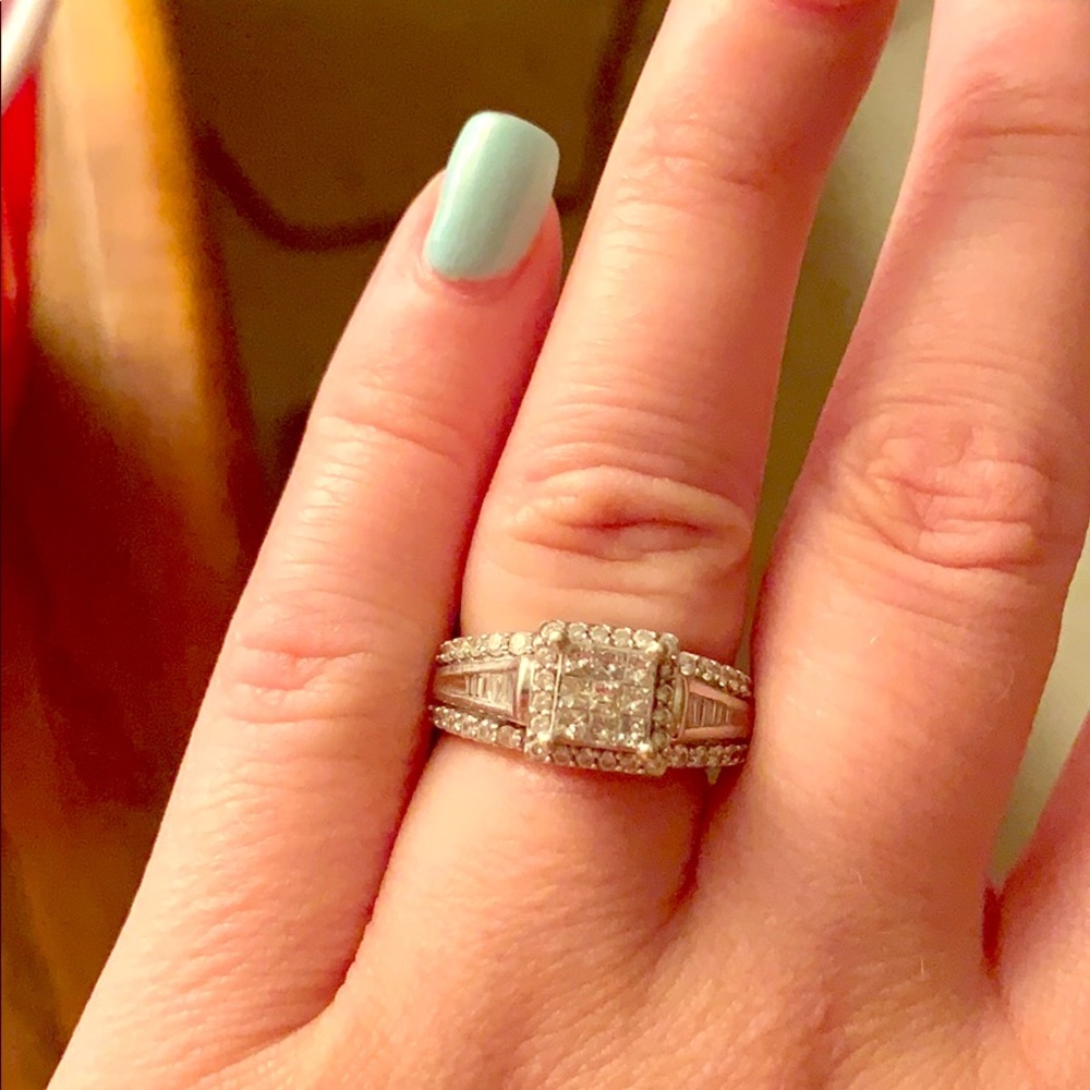 Diamond engagement ring
